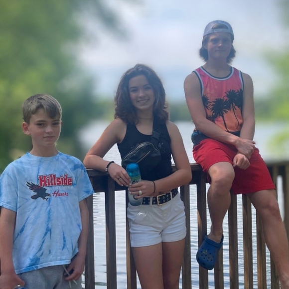 💖Meet Posh Ambassador Laurie💖 - Picture 8 of 10